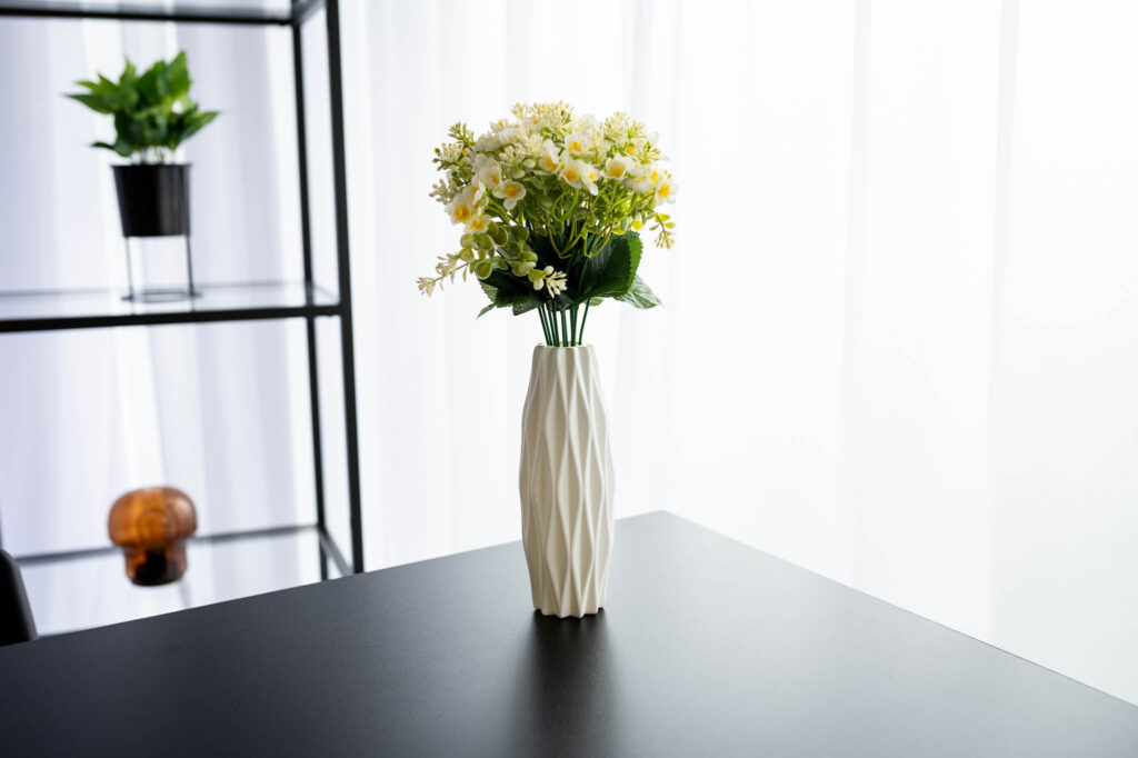 Kwiaty sztuczne do domu i firmy – inspiracje aranżacyjne